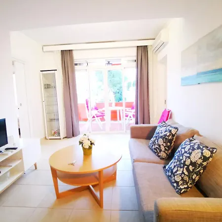 2 Bedrooms With Terrace And Pool